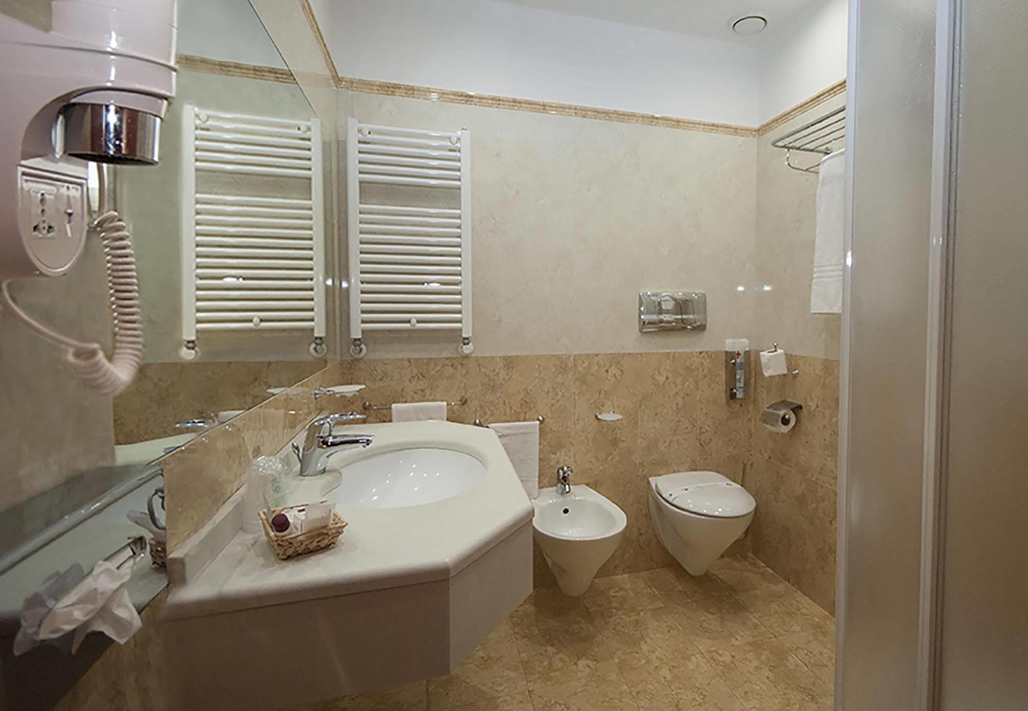 Hotel Brindor 포이리노 외부 사진